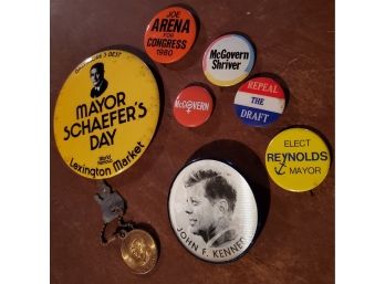 Rare John F. Kennedy Lenticular Political Pinback ' The Man For The '60s'. Eight Total Vintage Items