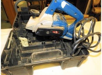 Working Powered Wood Planer