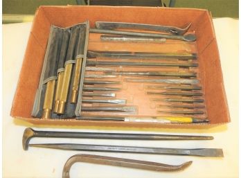 Lot Of Alling And Chisels And More Lot