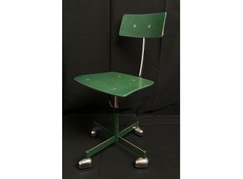 Vintage MCM Danish Swivel Chair By Jordan Rasmussen For Kevi