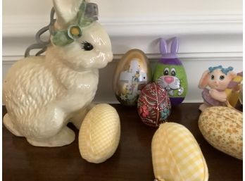 Easter Lot!  With Beautiful Ceramic Bunny