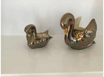 Vintage Decor Set Of Two Swans Hand Decorated 22 Karat Gold USA From China Co.