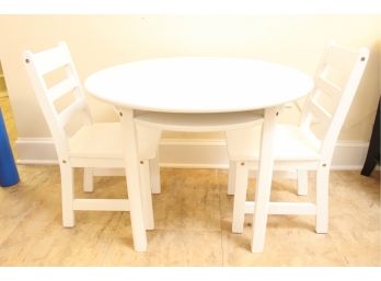 Lipper International Child's Round Table With Shelf And 2 Chairs, White