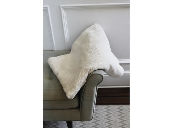 Cream Tone Cotton Blanket W Raised Paisley Design