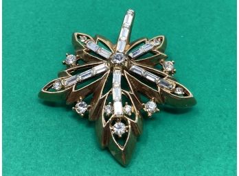 Crown Trifari Pendant Leaf Brooch With Baguettes And Round Rhinestones