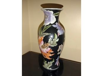 Toyo Chinese Black Glazed Floral Vase