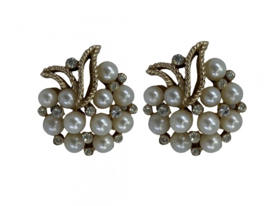 Trifari Pearl 'Apple' Earrings
