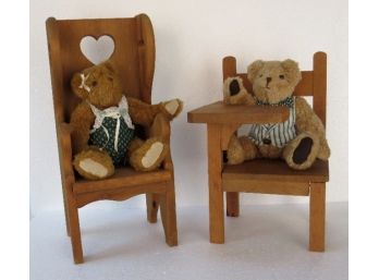Pair Of Collectible Grandma Ibby Collectible Bears With Furniture