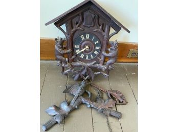 Rare Vintage Carved Bear Relief / Bird / Oak Leaf Cuckoo Clock