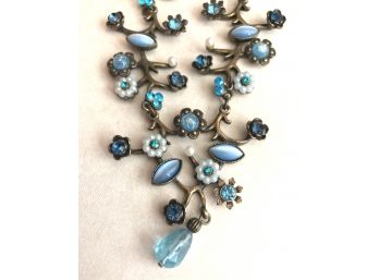 Attractive Necklace With Beads Of Blue, Lovely!
