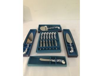 Prill Blue & White Handled Serving Pieces & Knives