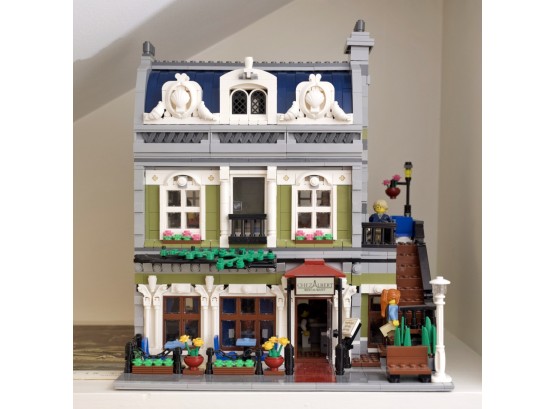 LEGO Chez Albert Restaurant  A