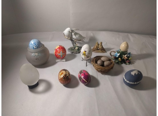 Collection Of Egg And Bird Decorations Of Various Types, Styles, And Materials.