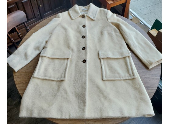 Made In PARIS, France - White Woman's Winter Coat Of Llama And Sheep Wool By Bernard Zins, Of Paris Size 8