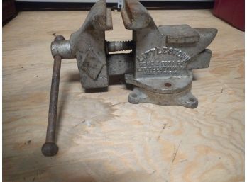 Vintage Table-mountable Vise With Anvil Made By Littlestown