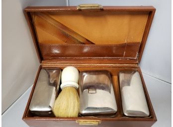 Elegant Vintage Men's Shaving Kit Full Of Accessories