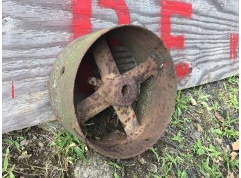 Barn Find ~ Old Rusted Steel 10' Wheel Hub Garden Decor
