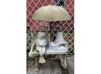 Barn Find ~ Frog Lovers Under Umbrella Cast Cement Figures