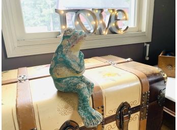Barn Find ~ Painted Poured Cement Sitting Frog Figure