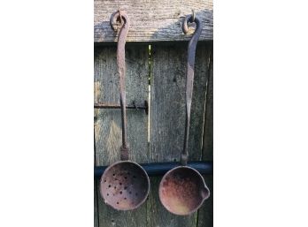 Barn Find ~ Lot Of Old Cooking Ladles , Skates, Animal Traps , Horse Shoes