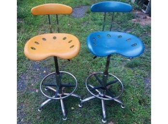 Barn Find ~ 2 Weathered Out Door Bar Chairs