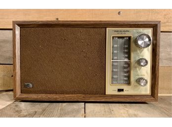 Vintage Realistic Radio MTA-8 AM/FM Walnut Grained Vinyl Veneer
