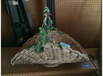 604, Large Wicker Basket With Grapes And Ivy On It In Metal