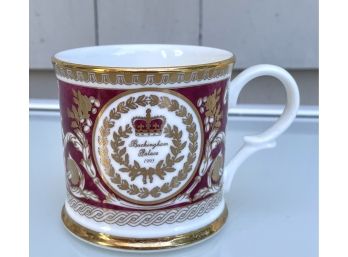 Buckingham Palace 1995 Collector's Mug