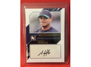 2011 In The Game Mauricio Robles Autographed Card