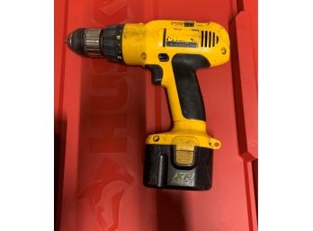 DeWalt DW972 Power Drill  With Battery Pack