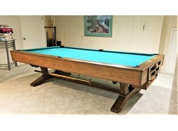 Sierra By Brunswick Full Size Pool Table With Cue Rack, Sticks & Accessories