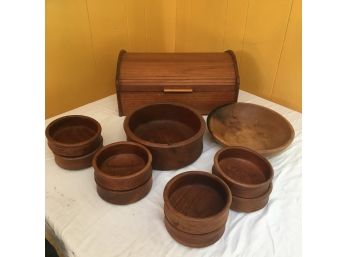 Lot Of Wooden Kitchen Items, 6 Bowles And A Bread Box.