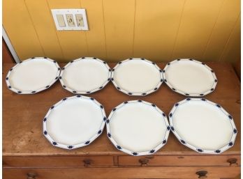 Set Of 7 Rosenthal Studio Linle 10' Dinner Plates In The Corinth Pattern.