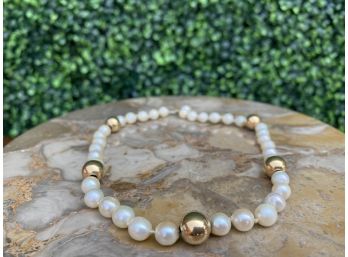 Pearl Necklace With Five Gold Beads