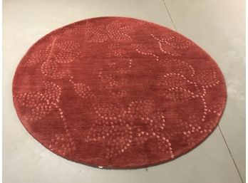 Red Round 5' Area Rug