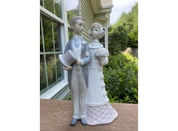 Lladro Bride And Groom  Figurine