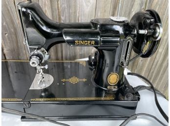 Singer Featherweight Sewing Machine 221 Manufactured In 1953 With Parts As Pictured