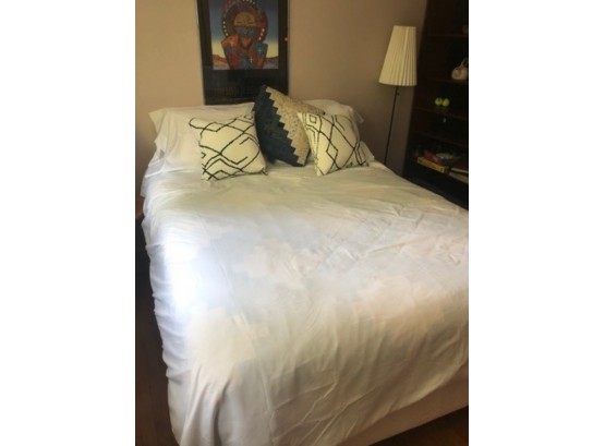 Full Size Beautyrest Mattress And Box Spring On Metal Frame - Like New