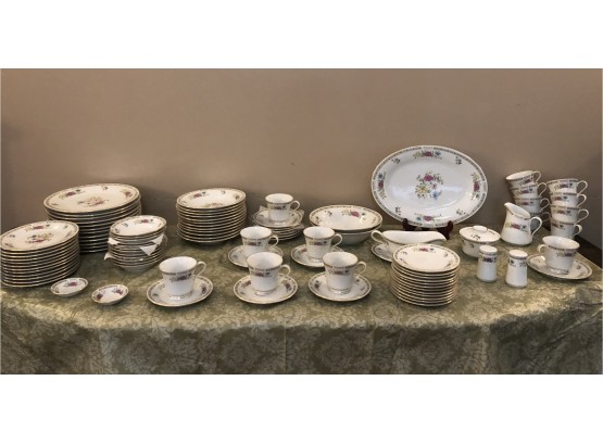 Liling  Fine China Ling Rose Beautiful Full Set 95 Pieces!!!