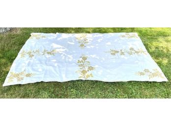 Lovely Embroidered Ivory & Gold Vintage Tablecloth In Excellent Condition