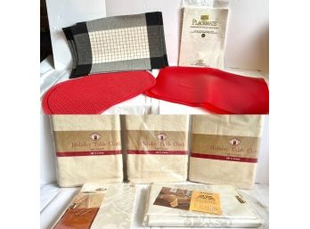 5 Tan Tablecloths & Assorted Sets Of Placemats