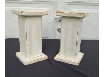 2 Decorative Wooden Pillars