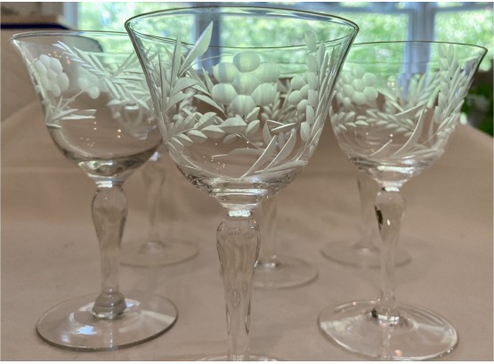 Set Of 6 Beautifully Etched Crystal Stem Ware (they Match The Dessert Cups)