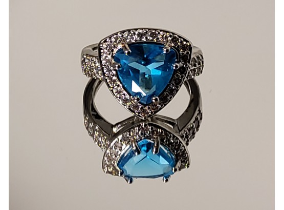 Beautiful Fashion 2.25ctw Swiss Blue Topaz Ring Size 7