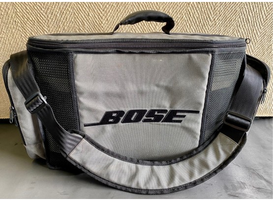 Bose Acoustic Wave CD Player Radio In Carrying Case With Battery Chamber Model CD-3000