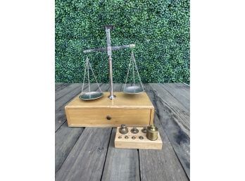 Vintage Balance Scale With Weights And Storage Box