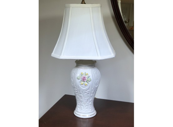 Wonderful BELLEEK Table Lamp - Very Pretty Piece With Floral Relief Decoration - Made In Ireland - FANASTIC !