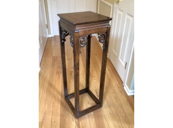 Beautiful Asian Style Plant Stand - Carved Mahogany - Very Nice Form In Great Condition - GREAT PIECE !