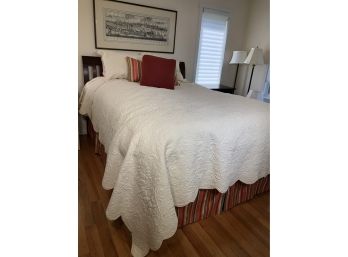 COMPLETE Queen Size Pottery Barn Including Bedding, Pillows EVERYTHING ! What You See Is What You Get !