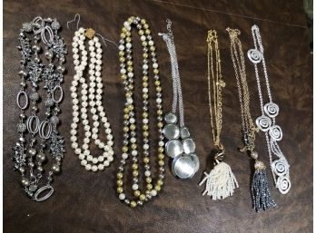 Fabulous Seven (7) Piece Lot Of All Costume Jewelry Necklaces - Fantastic Lot - All I Like New Condition